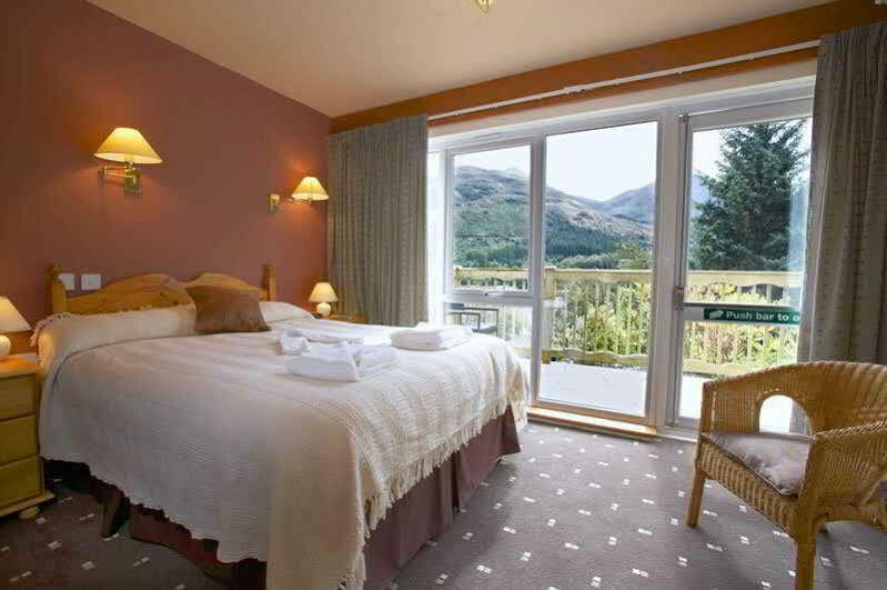 Loch Leven Hotel&distillery